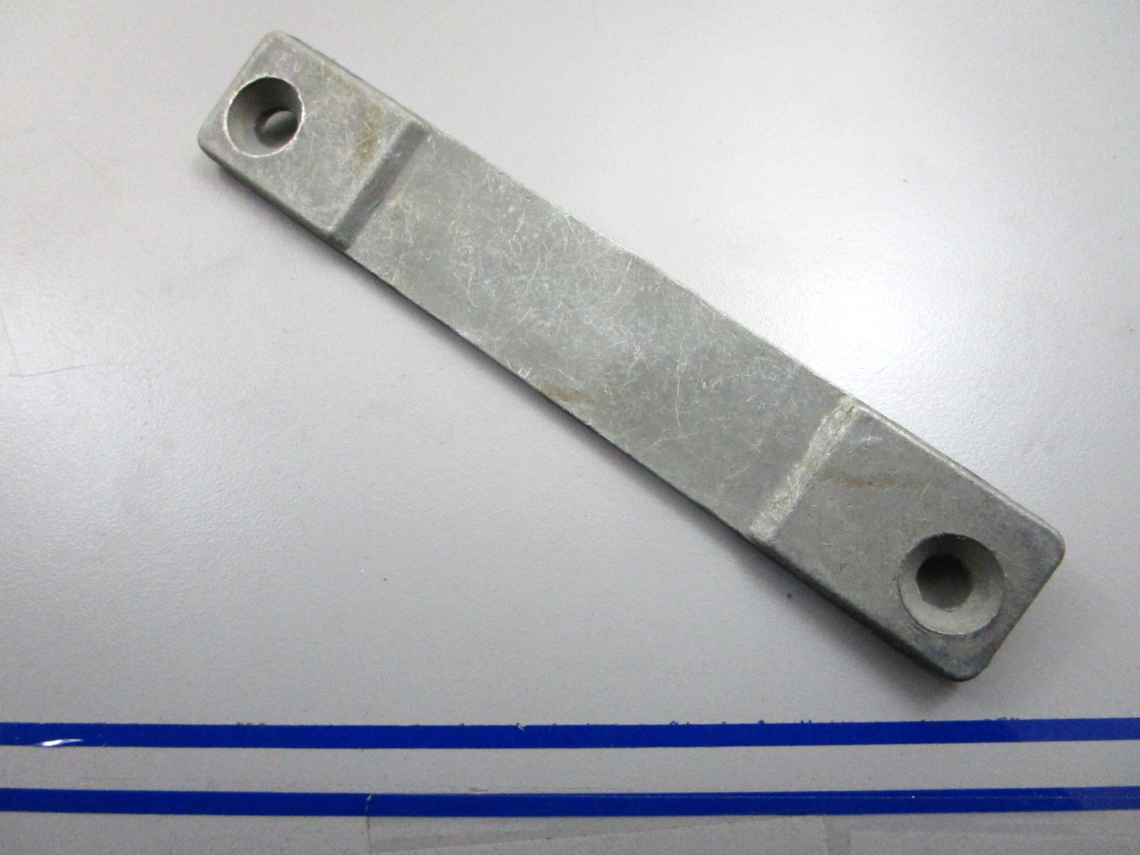 *NEW OEM* 0810 OMC Johnson Evinrude Bracket Plate 309738 0309738