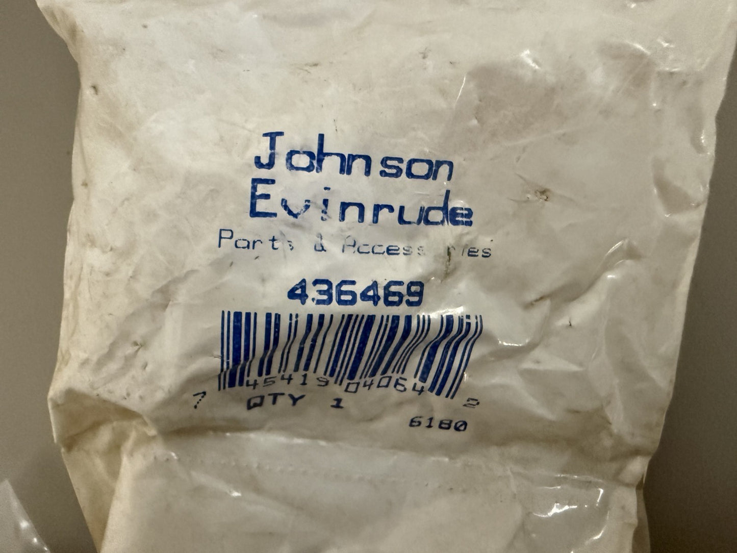 NEW OEM 436469 0436469 OMC Johnson Evinrude Mount 0820