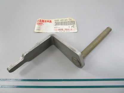 NEW OEM 688-43185-04-00 Yamaha Tilt Lever Stop 0810