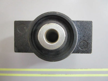 *NEW OEM* 0820 OMC Johnson Evinrude Rubber Mount 313566 0313566