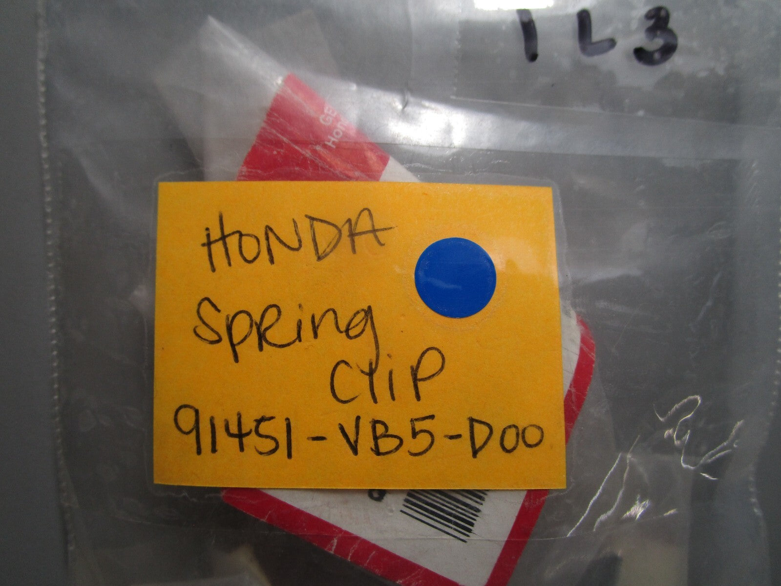 *NEW OEM* (LOT OF 3) 0810 Honda Spring Clip 91451-VB5-D00