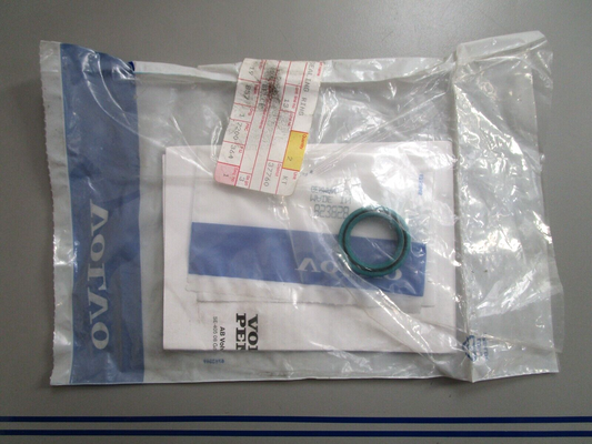 *NEW OEM* 0820 Volvo Penta Sealing Kit 853868