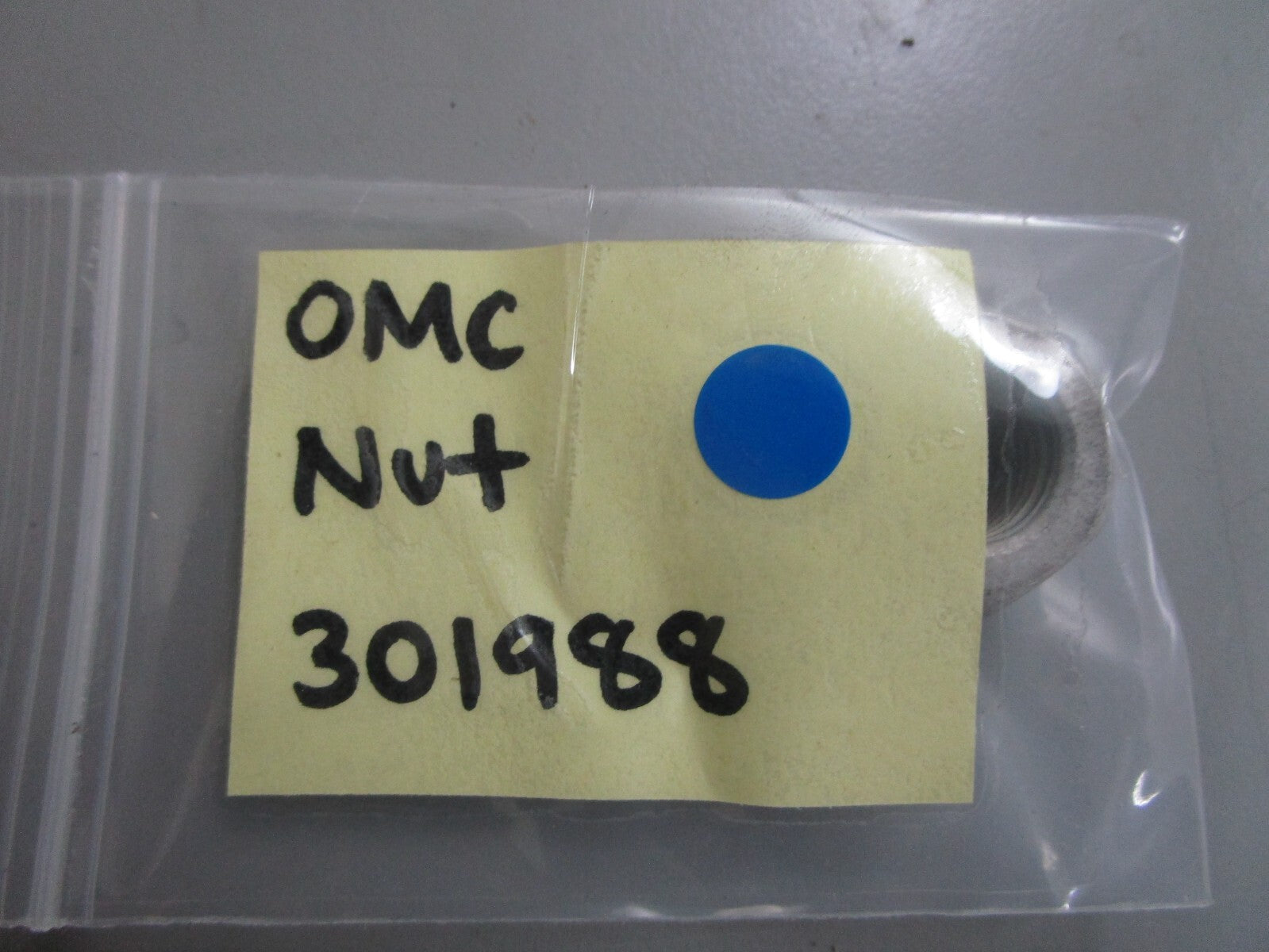 *NEW OEM* 0810 OMC Johnson Evinrude Nut 301988 0301988