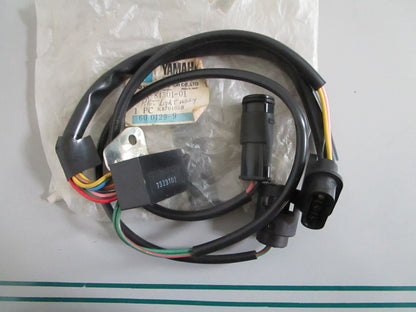 NEW OEM 6H4-84301-01-00 Yamaha Pilot Light Assy 0820