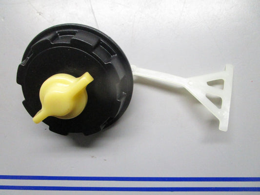 *NEW OEM* 0820 Tohatsu Fuel Tank Cap 369-70020-2