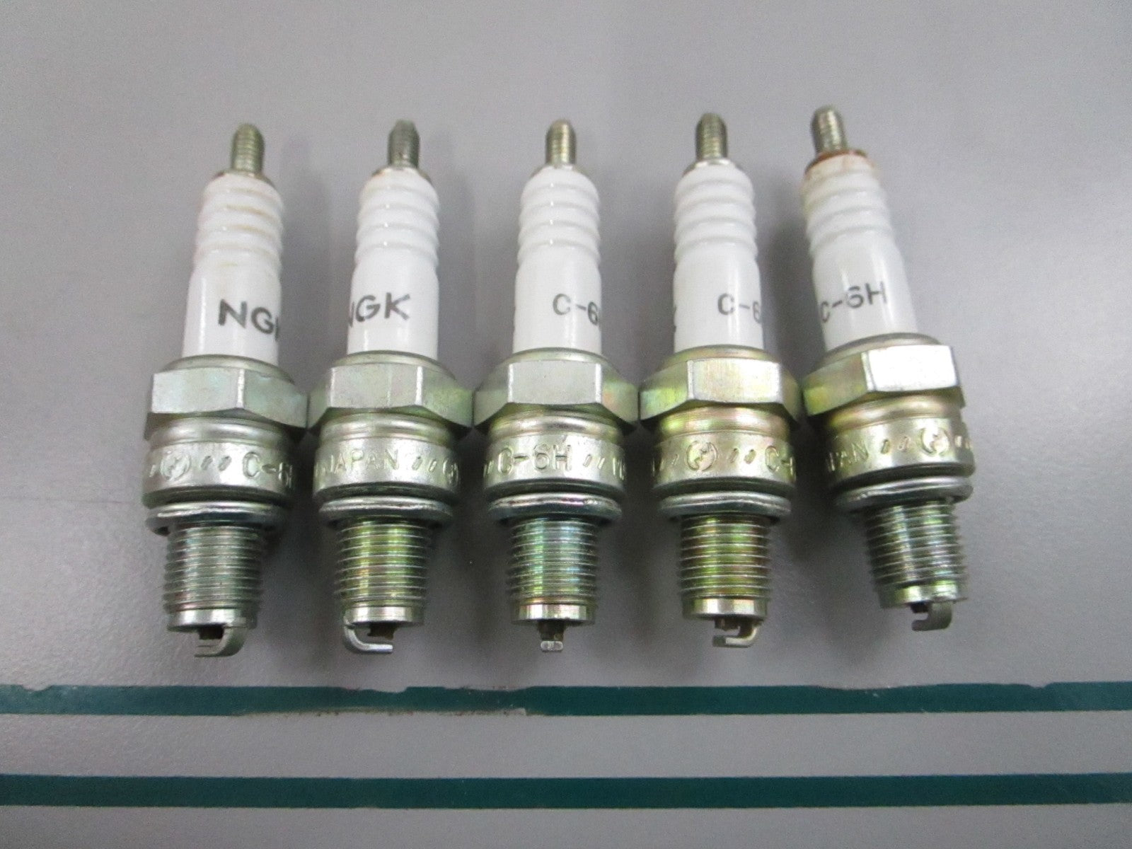 NEW OEM (LOT OF 5) 98056-56711 C-6H Honda NGK Spark Plug 0810