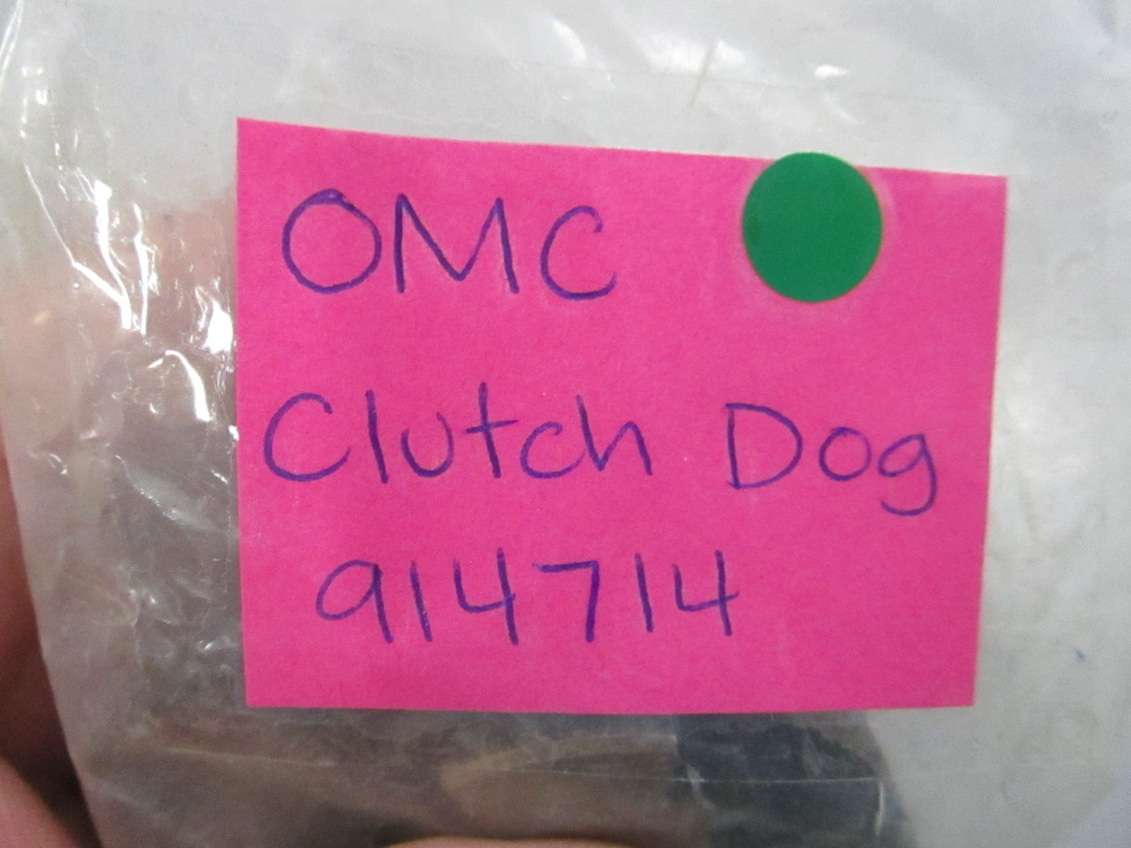 NEW OEM 914714 0914714 OMC Johnson Evinrude Clutch Dog 0810