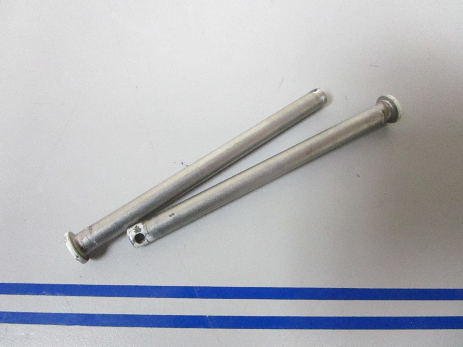 *NEW OEM* (LOT OF 2) 0810 OMC Johnson Evinrude Pin 321592 0321592