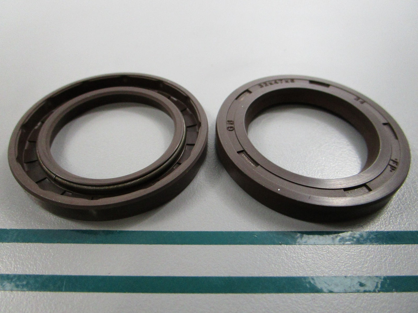 NEW (LOT OF 2) 420450165 Sea-Doo Oil Seal 0810