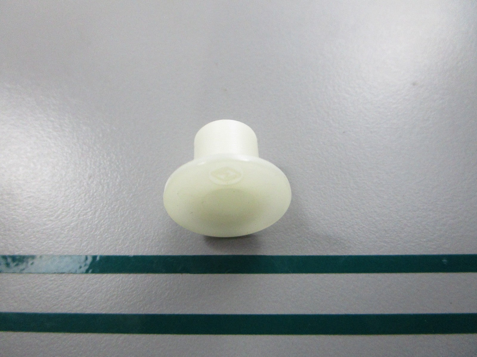 NEW OEM 311489 0311489 OMC Johnson Evinrude Handle Bushing 0810