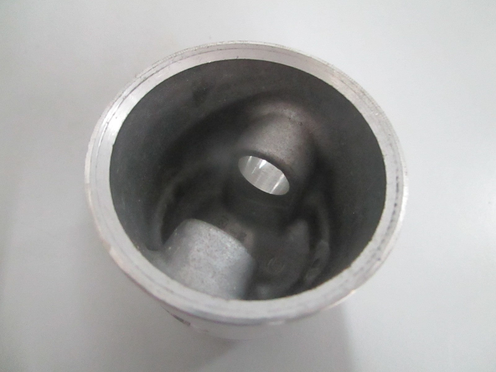 *NEW OEM* 0820 OMC Johnson Evinrude .030 Piston, Wrist Pin and Bearing Ay 391527