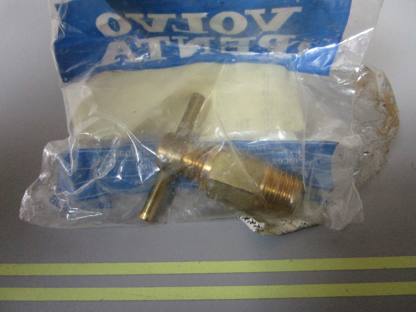 *NEW OEM* 0810 Volvo Penta Shut Off Cock Screw 840292