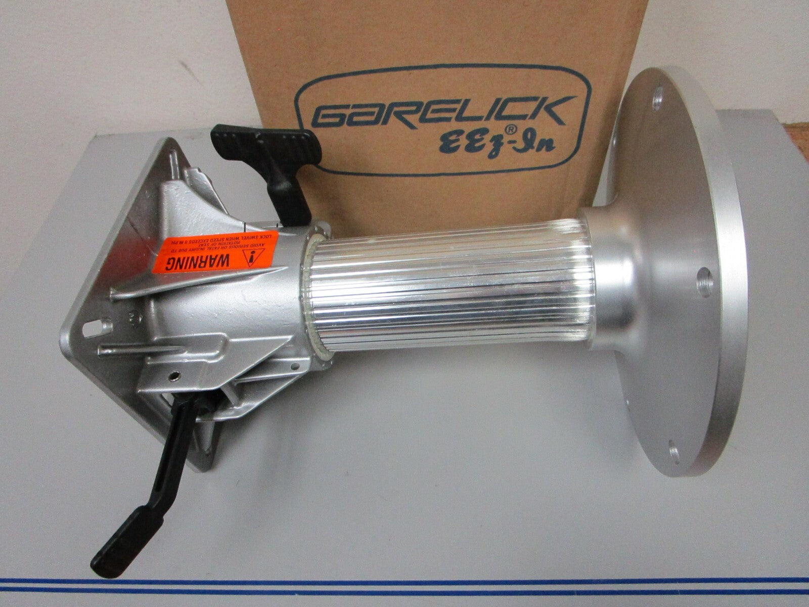 *NEW* 0720 Garelick 12" - 18" Fluted Adjustable Seat Base & Friction Height Lock