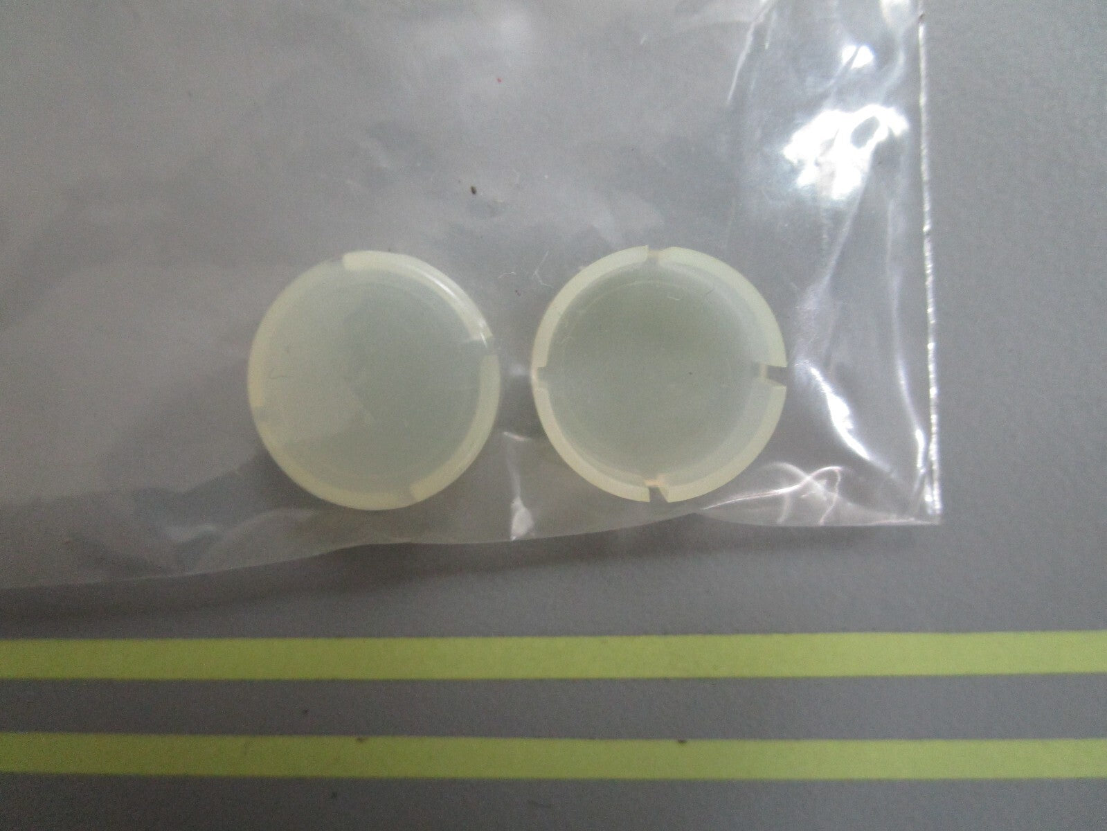 *NEW OEM* (LOT OF 2) 0820 OMC Johnson Evinrude Trunion Cap 308055 0308055