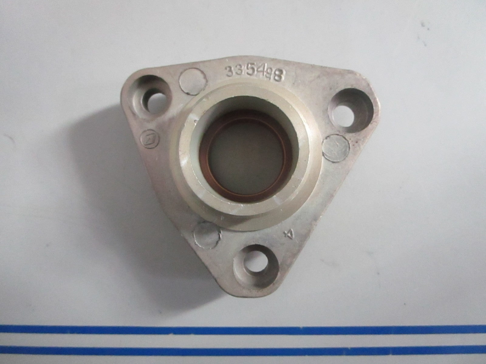 NEW OEM 433470 0433470 335498 OMC Johnson Evinrude Crankcase Head Assy 0820