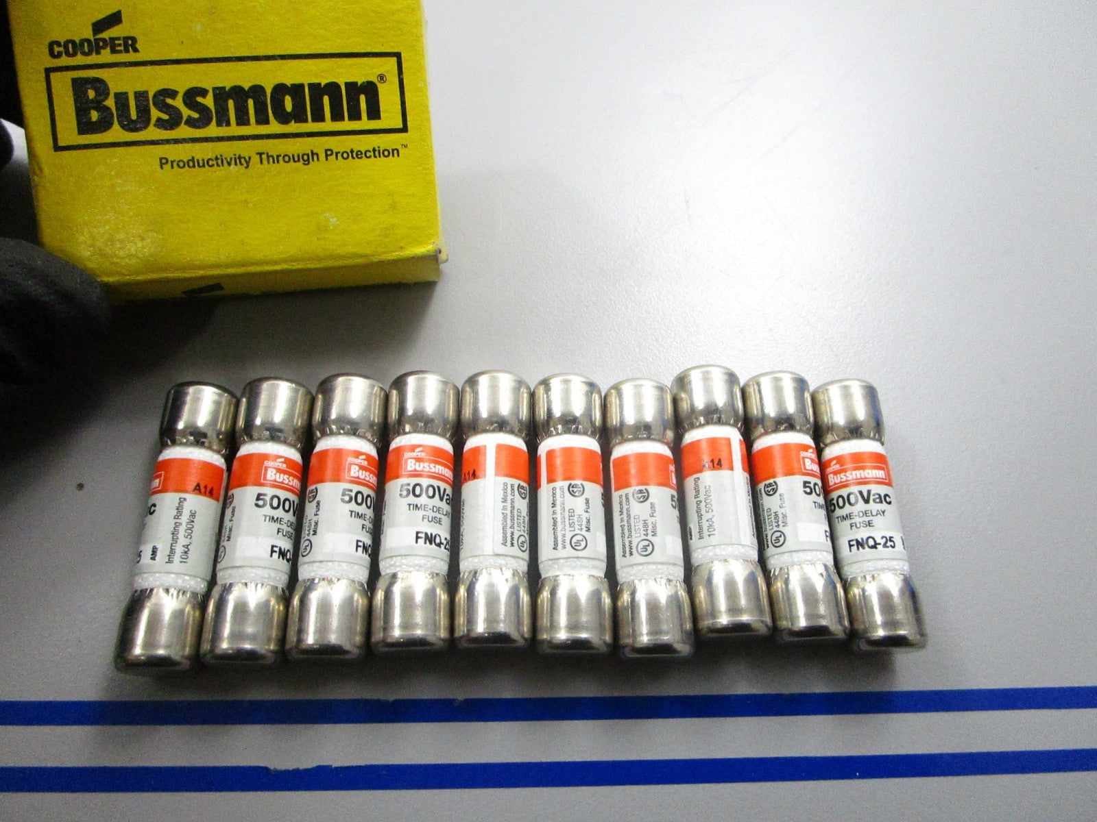 *NEW* (LOT OF 10) 0810 Bussmann 25A Fuse FNQ-25