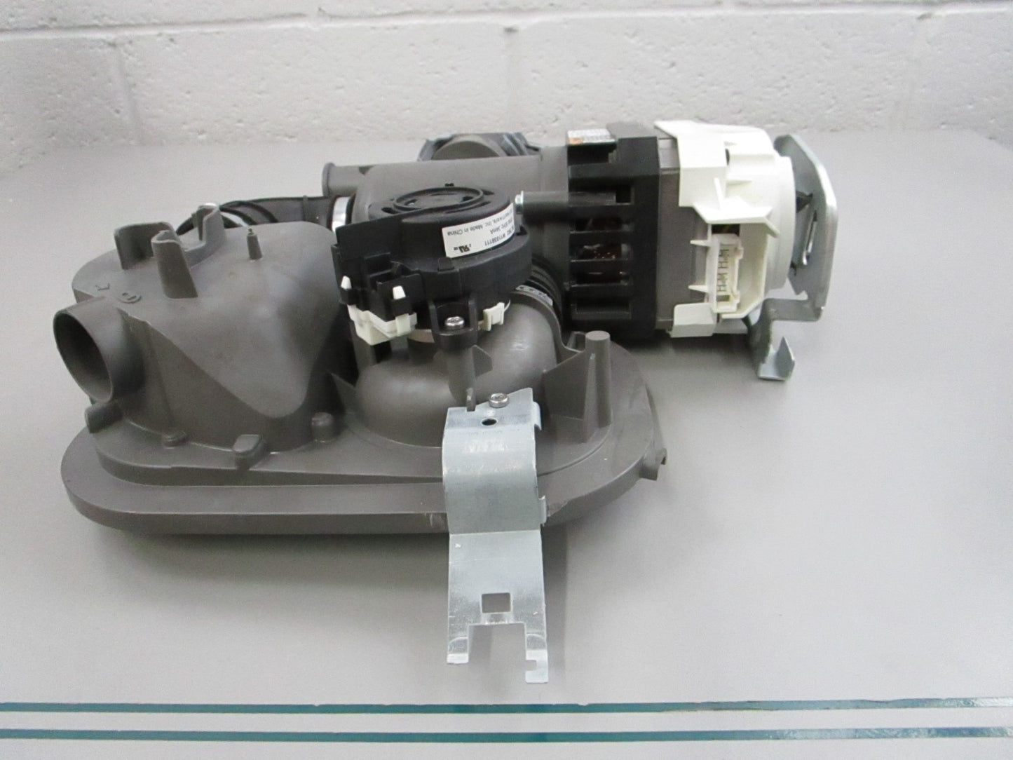 NEW OEM W11416362 Whirlpool Pump & Motor Assembly 0810
