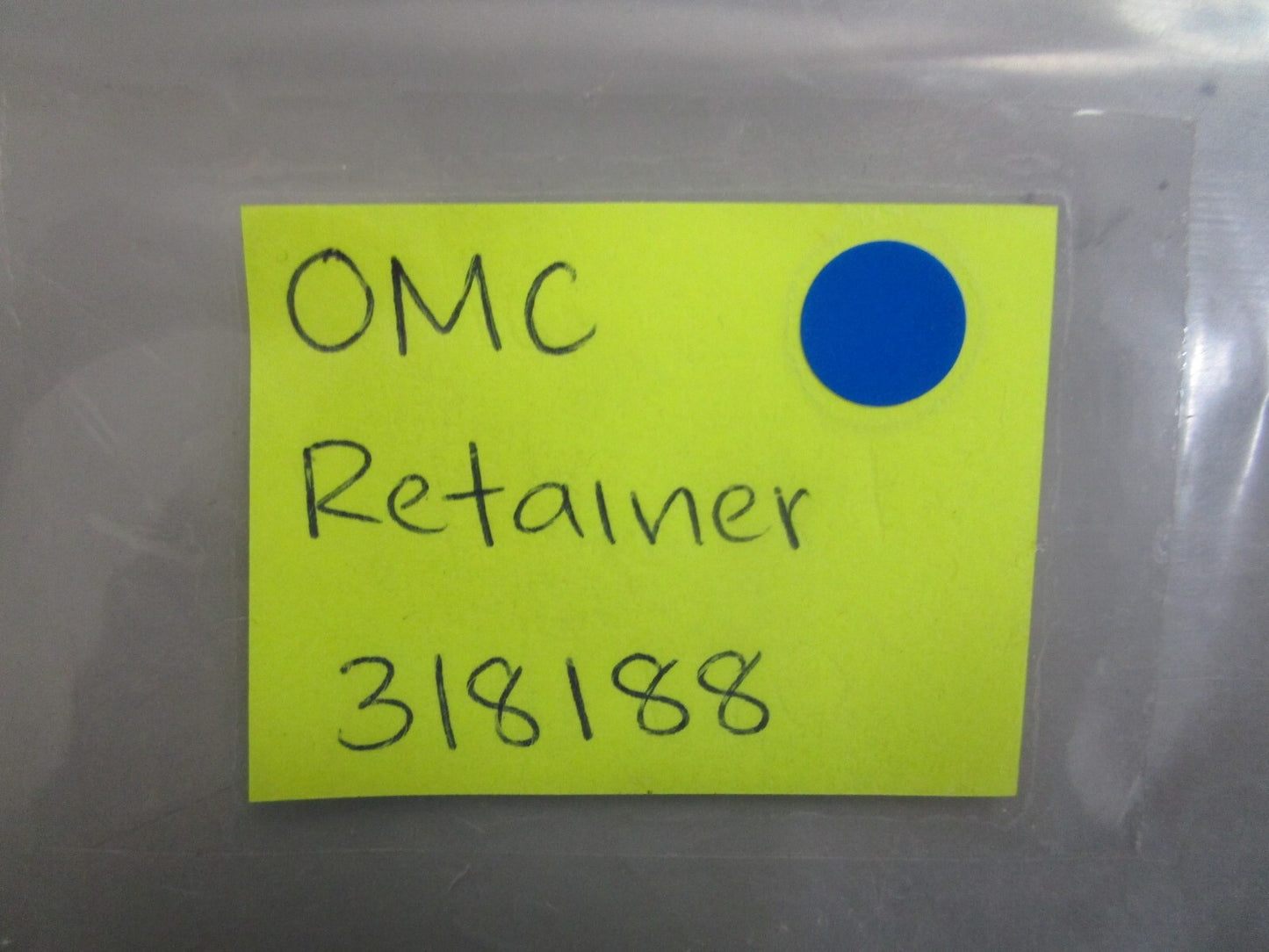 *NEW OEM* 0810 OMC Johnson Evinrude Retainer 318188 0318188