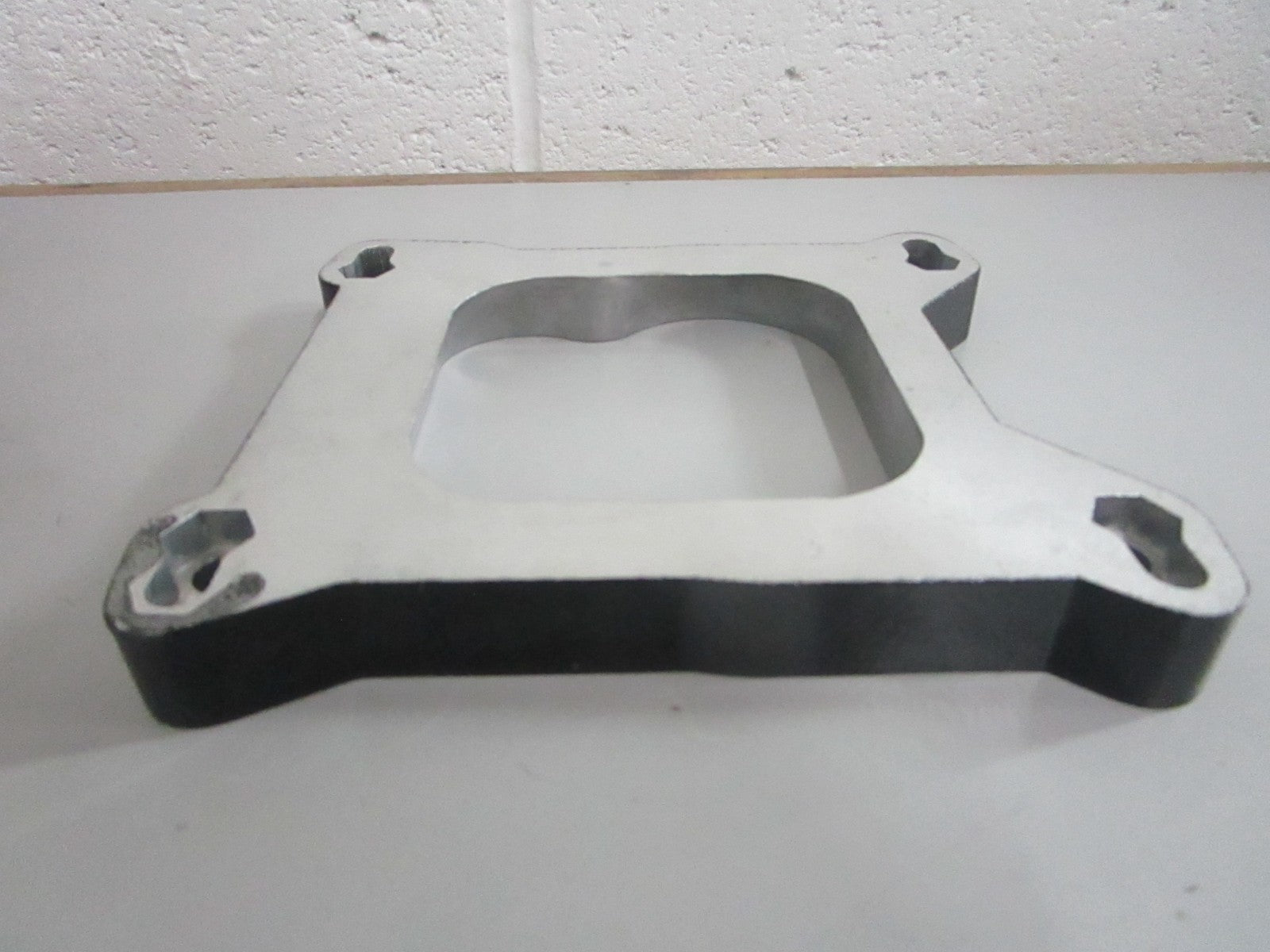 NEW OEM 818568T Mercury Quicksilver Carburetor Spacer Plate 0820