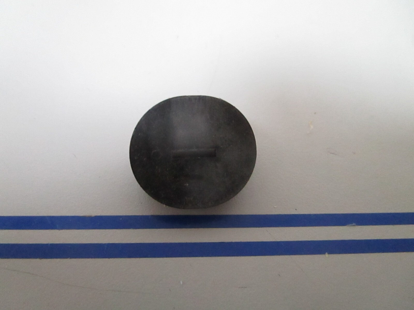 *NEW OEM* 0770 OMC Johnson Evinrude Key Push Knob 322176 0322176