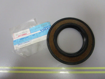 *NEW OEM* 0810 Volvo Penta Seal 853670