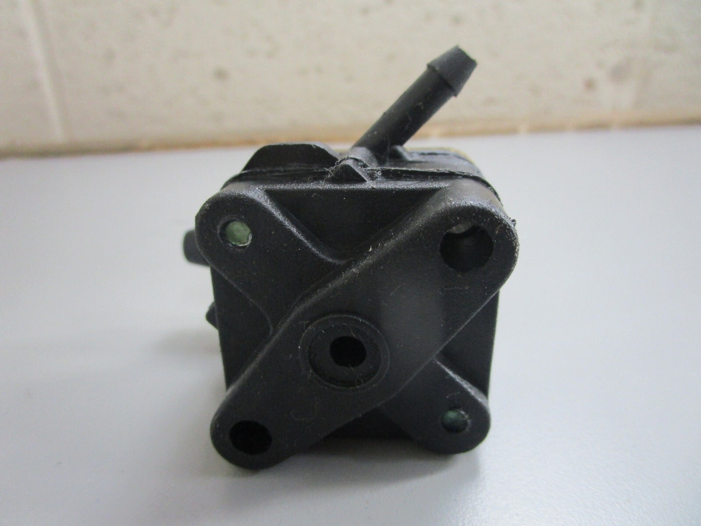 *NEW OEM* 0810 OMC Johnson Evinrude Fuel Pump Assembly 879077 0879077