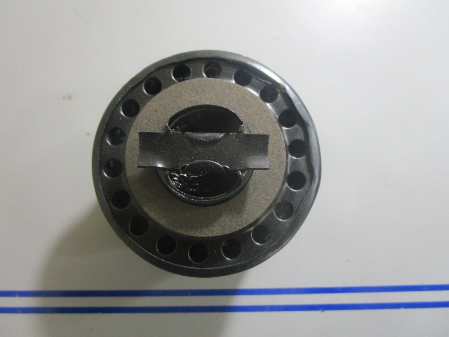 *NEW OEM* 0810 OMC Johnson Evinrude Breather Cap 984680 984680