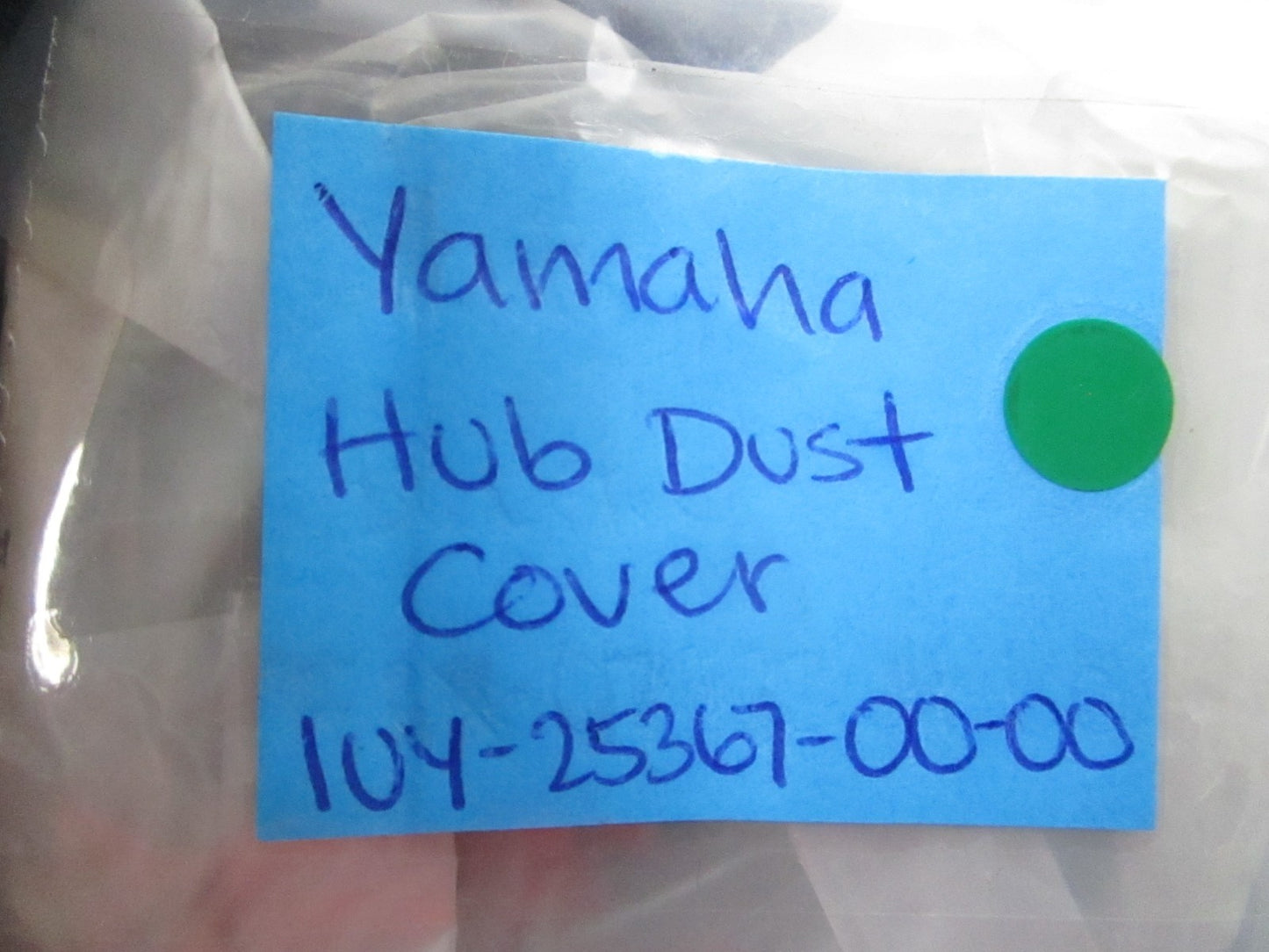 NEW OEM 1UY-25367-00-00 Yamaha Hub Dust Cover 0810