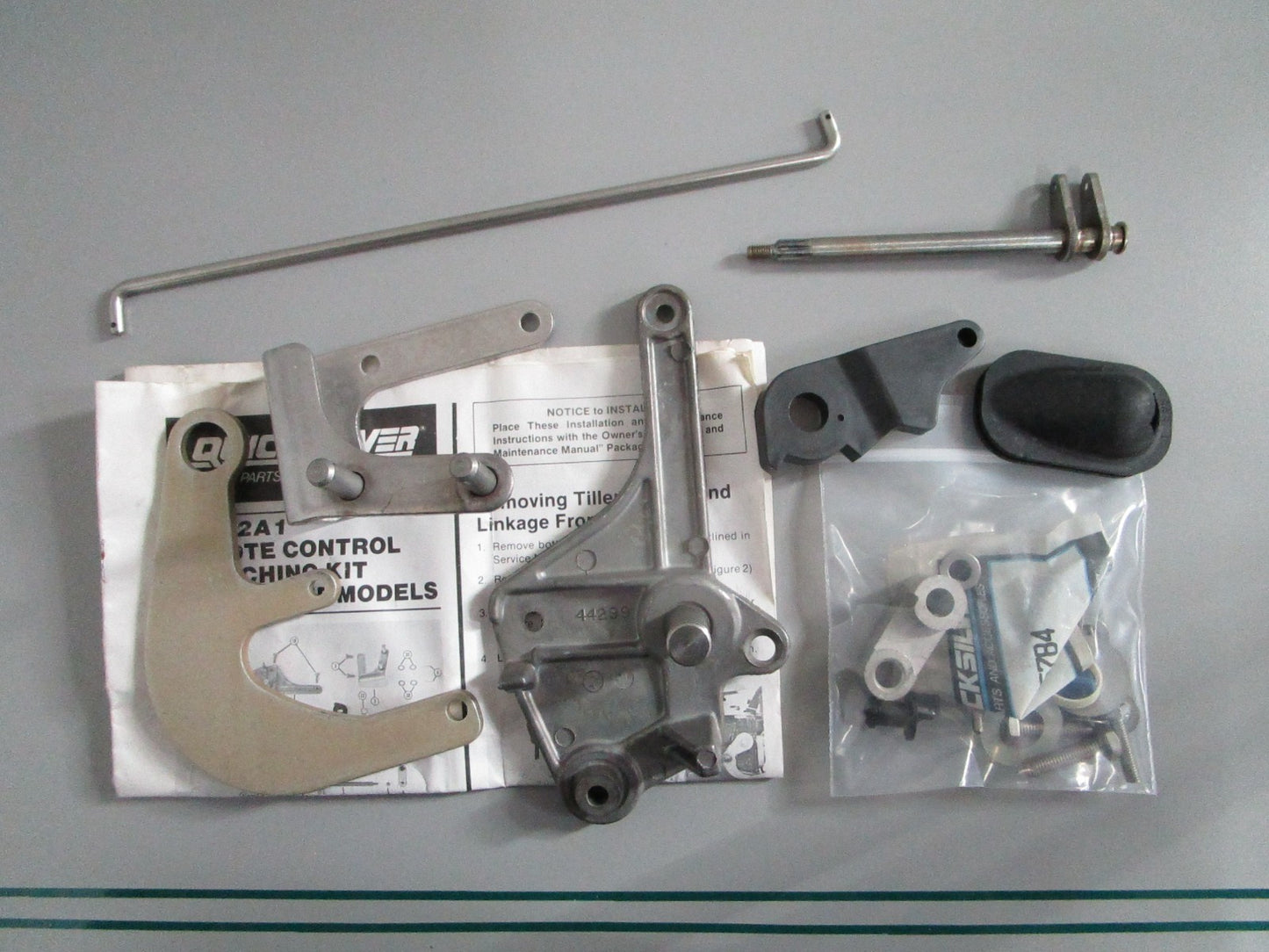 NEW OEM 95722A1 Mercury Quicksilver Remote Control Attachment Kit 0820