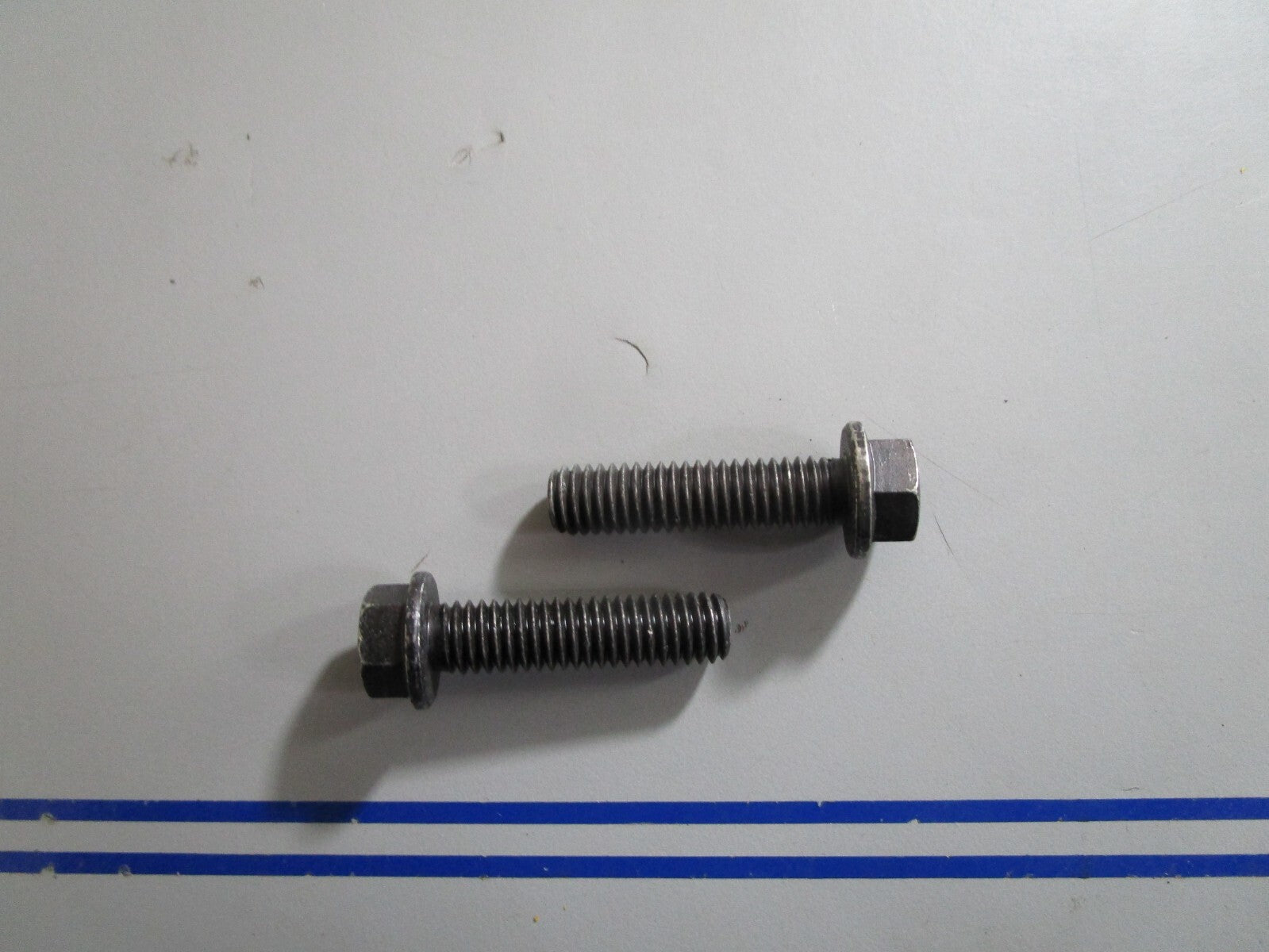 *NEW OEM* (LOT OF 2) 0810 Volvo Penta Bolt Screw 3852898