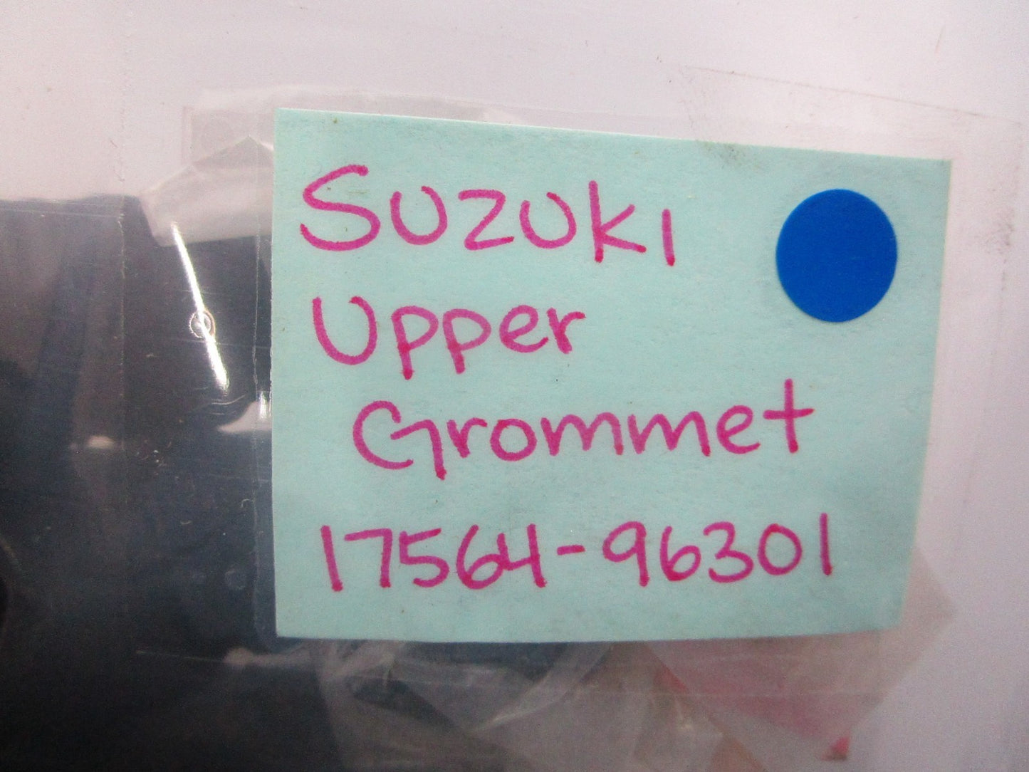 *NEW OEM* 0810 Suzuki Upper Grommet 17564-96301