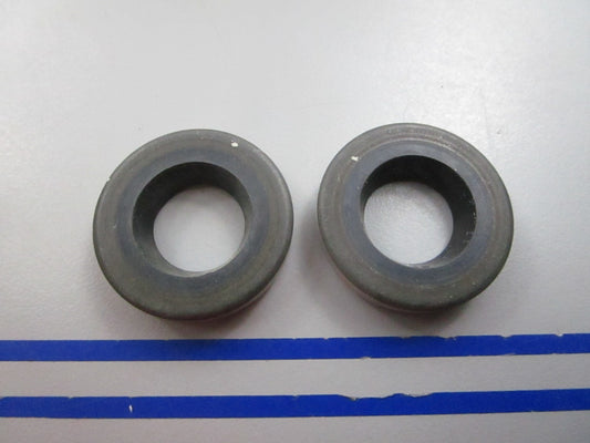 NEW OEM (LOT OF 2) 330327 0330327 OMC Johnson Evinrude Oil Seal 0810
