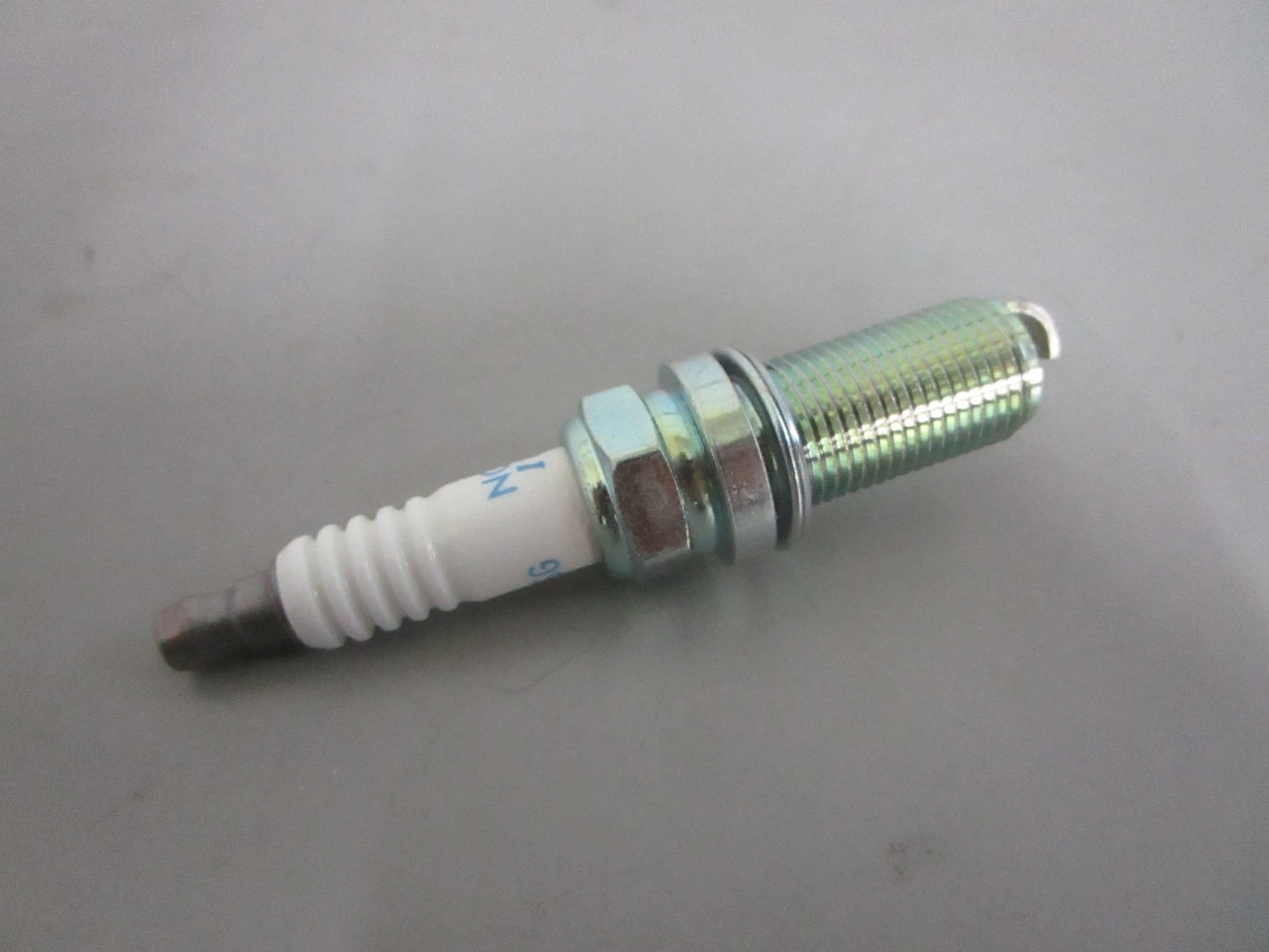 NEW OEM (LOT OF 4) ILFR6G NGK Laser Iridium Spark Plug 0820