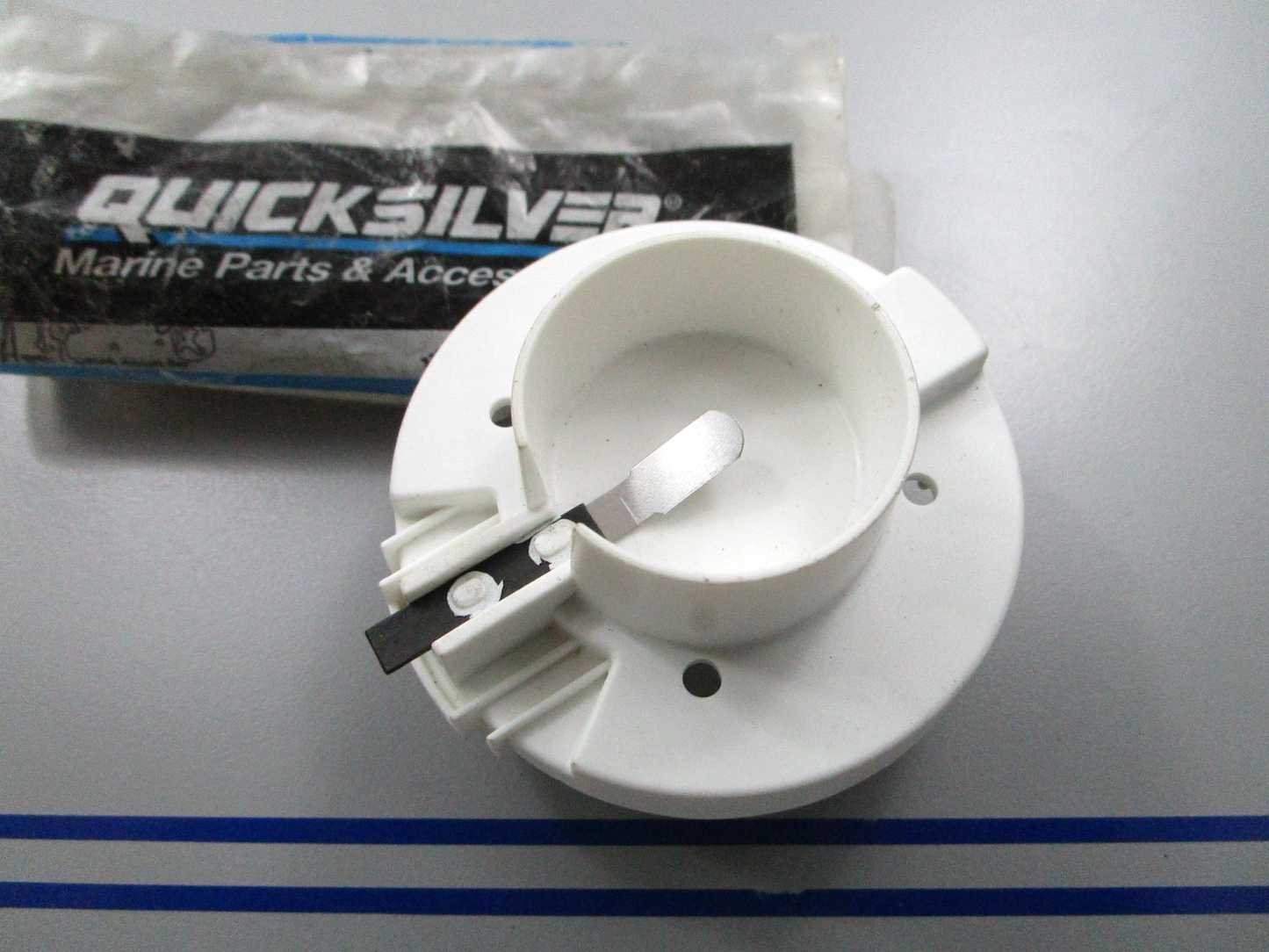 *NEW OEM* 0810 Mercury Quicksilver Distributor Rotor 898253009