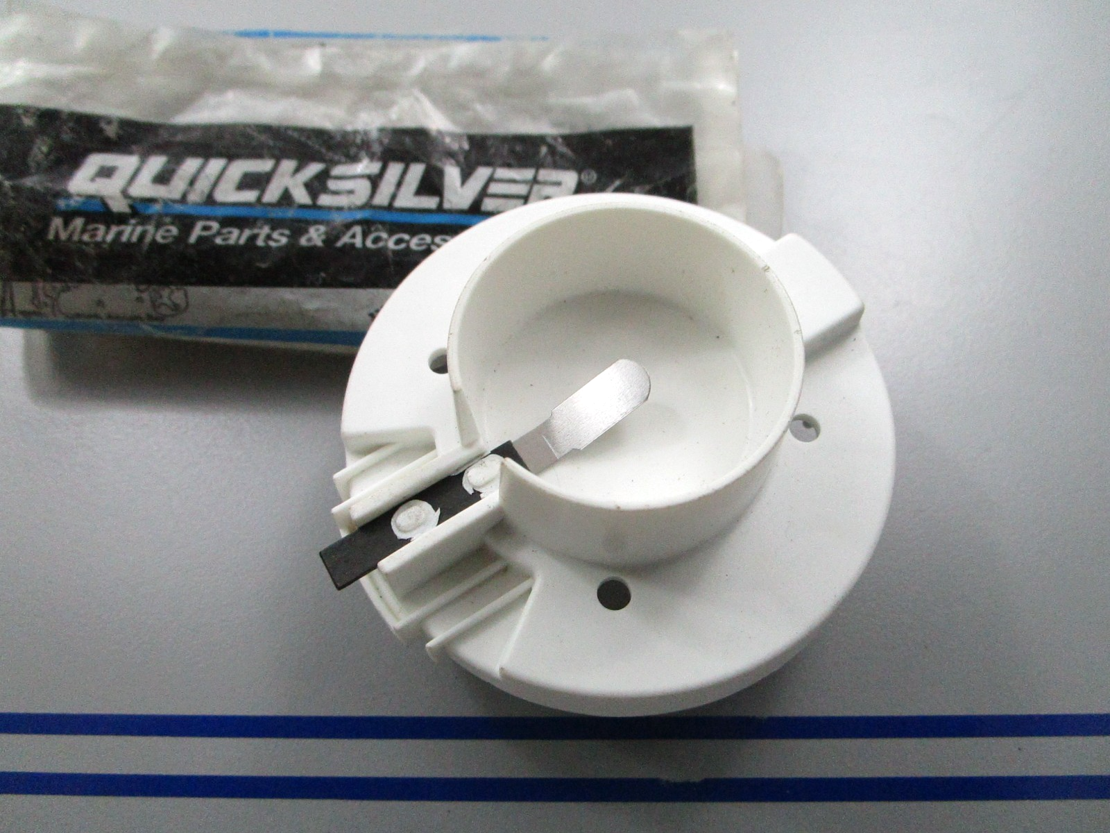 *NEW OEM* 0810 Mercury Quicksilver Distributor Rotor 898253009