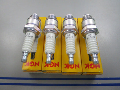 NEW (LOT OF 4) BP8HS-15 NGK Spark Plug 0810
