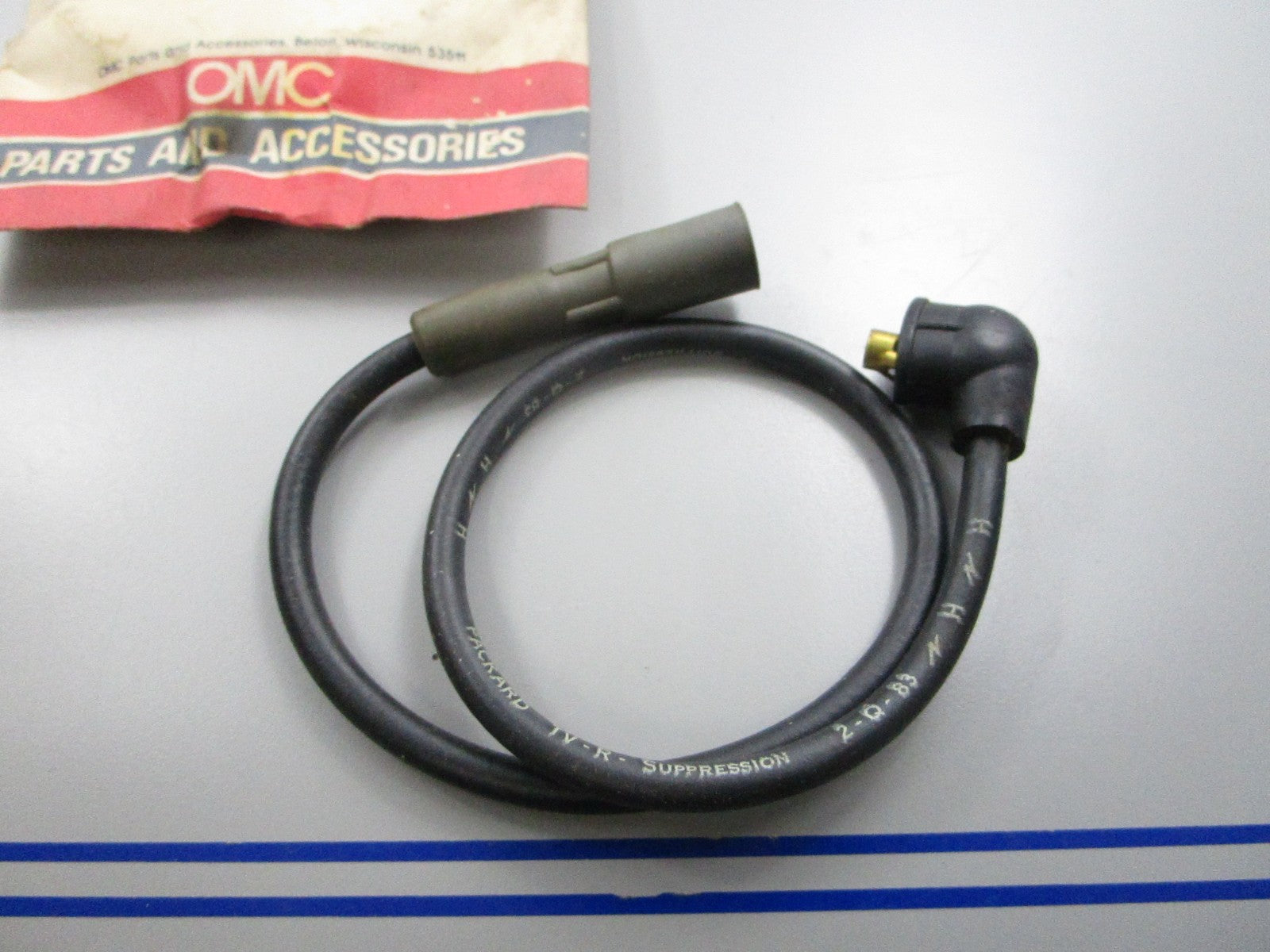 *NEW OEM* 0810 OMC Johnson Evinrude Spark Plug 979752 0979752