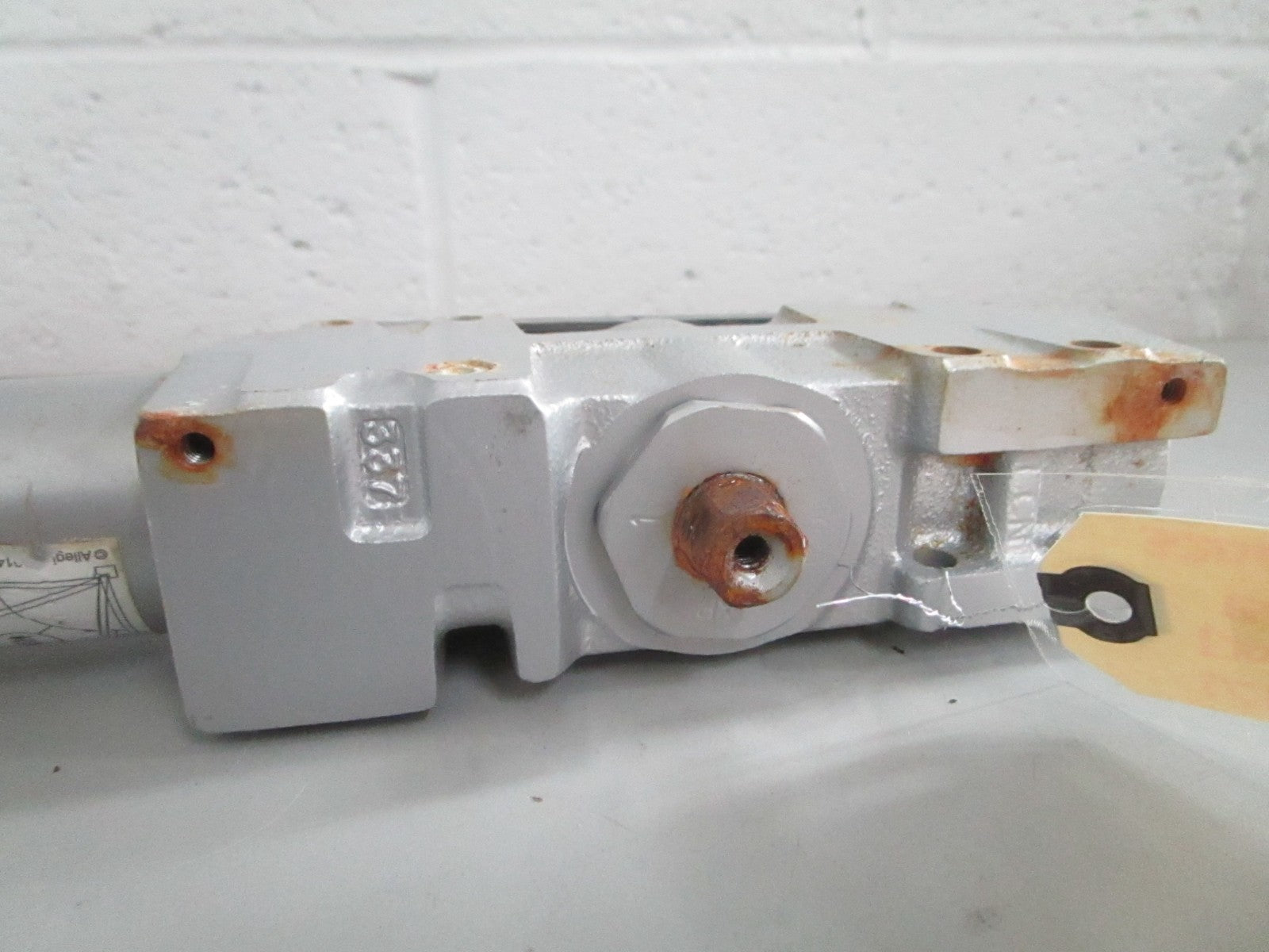 NEW OEM 320G 4040XP LCN Door Closer Body 0820