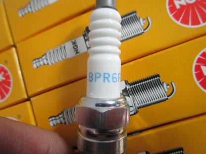 *NEW OEM* (LOT OF 10) 0820 NGK Spark Plug BPR6FS