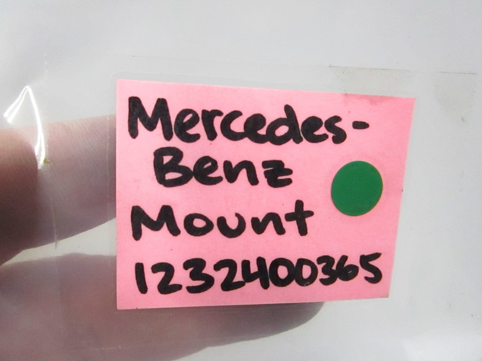 NEW OEM 1232400365 Mercedes-Benz Mount 0810