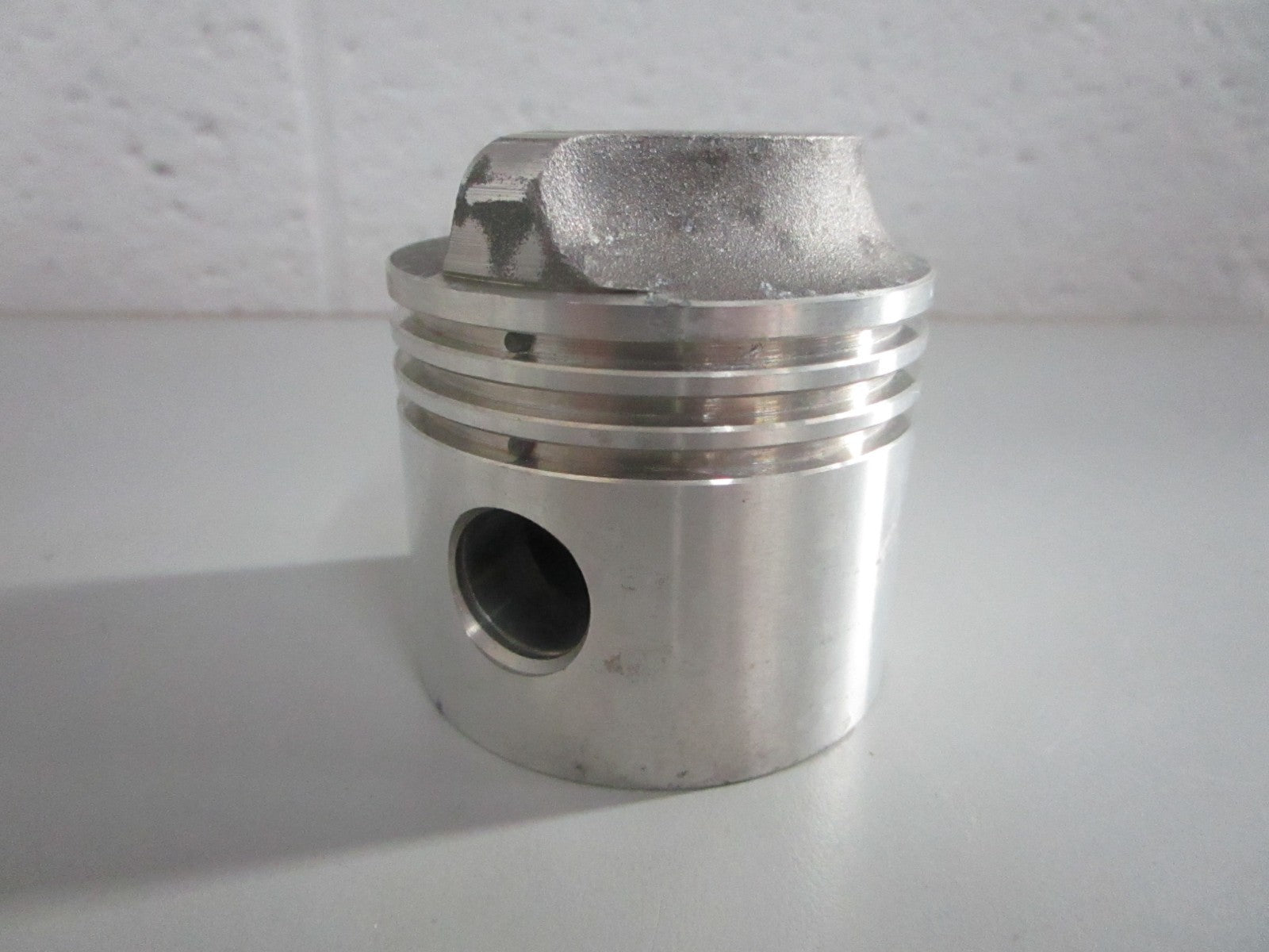 NEW OEM 385865 0385865 318522 OMC Johnson Evinrude Piston 0820