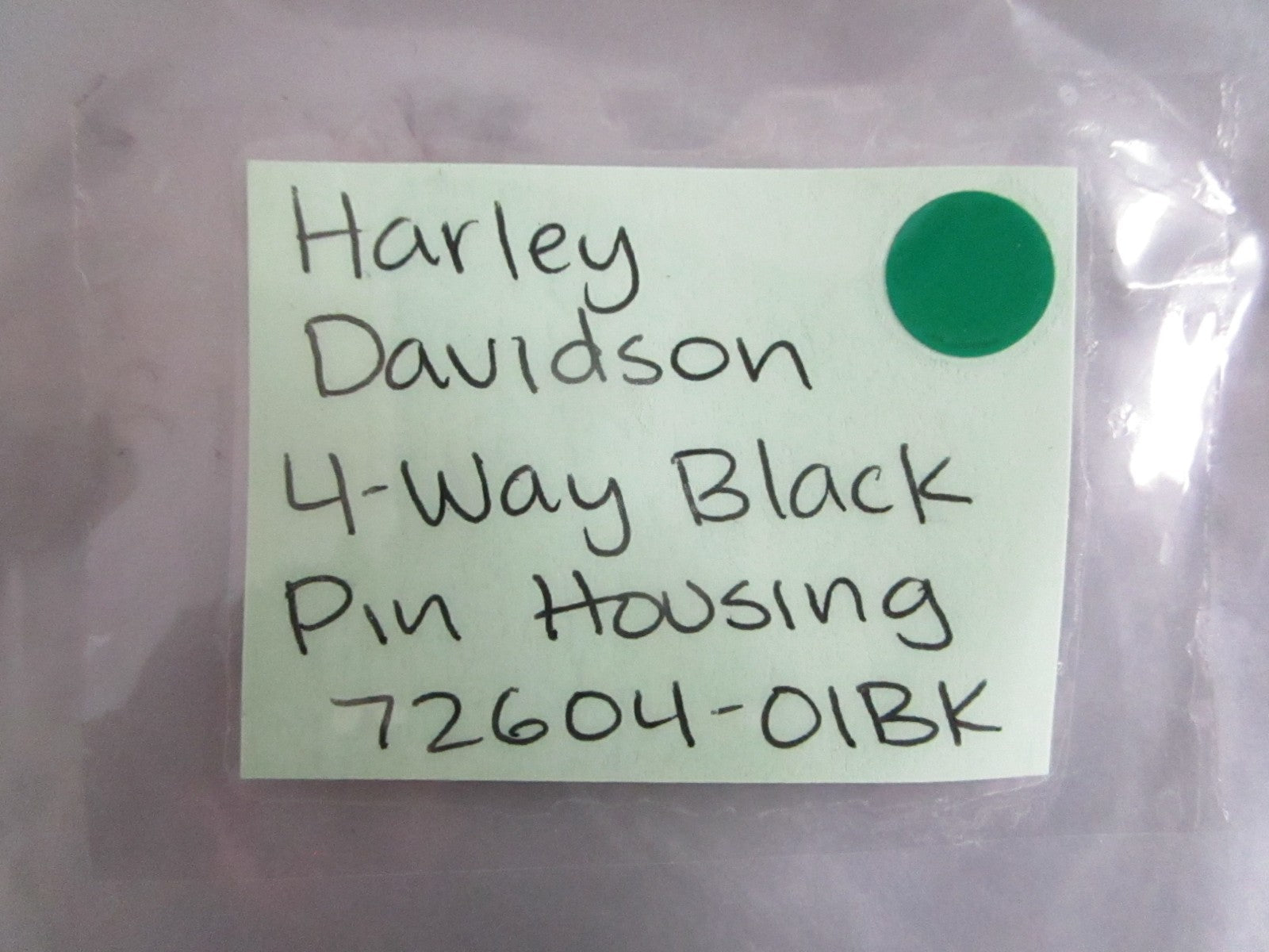 NEW OEM 72604-01BK Harley-Davidson 4-Wy Black Pin Housing 0820
