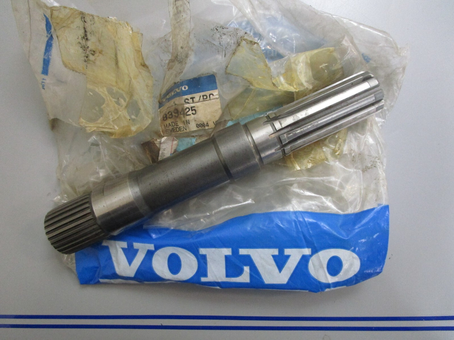 *NEW OEM* 0820 Volvo Penta Spindle Shaft 839425