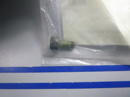 NEW OEM 90110-04001-00 Yamaha Bolt 0810