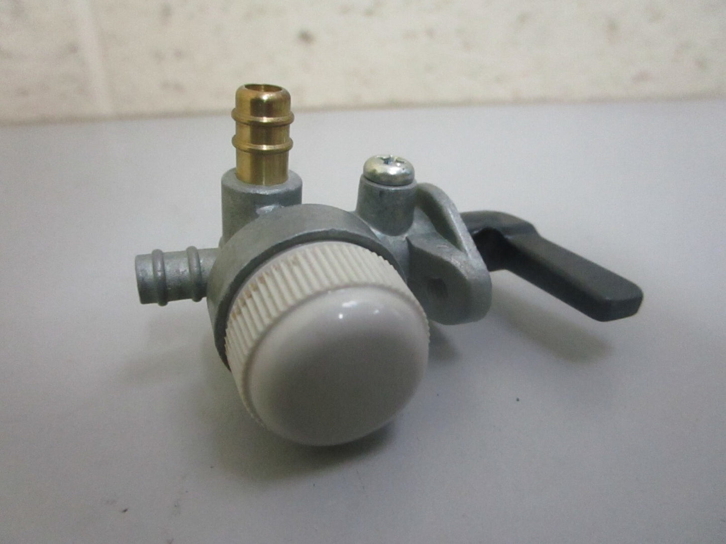*NEW OEM* 0820 OMC Johnson Evinrude Fuel Cock Assy 5030332