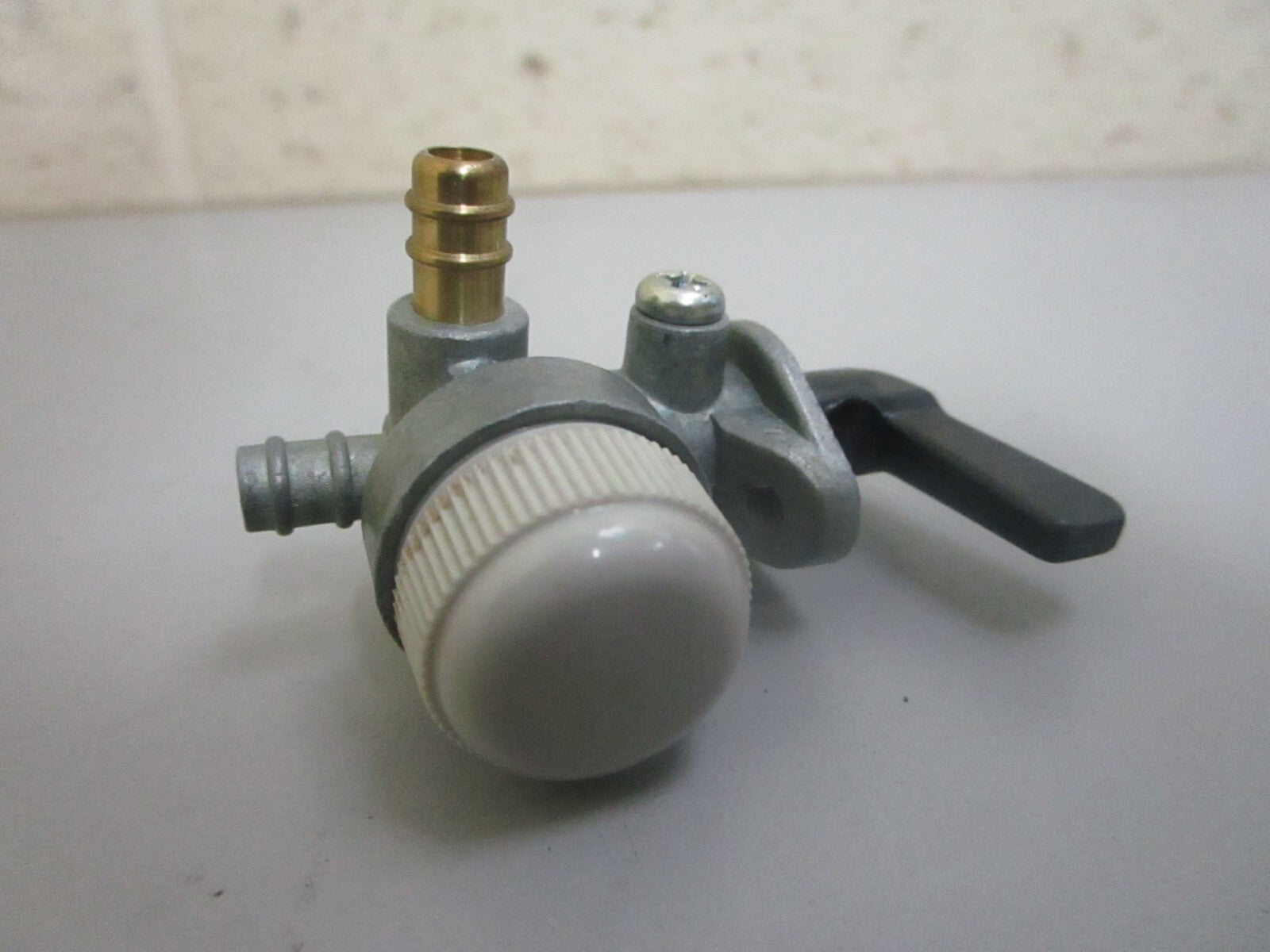 *NEW OEM* 0820 OMC Johnson Evinrude Fuel Cock Assy 5030332