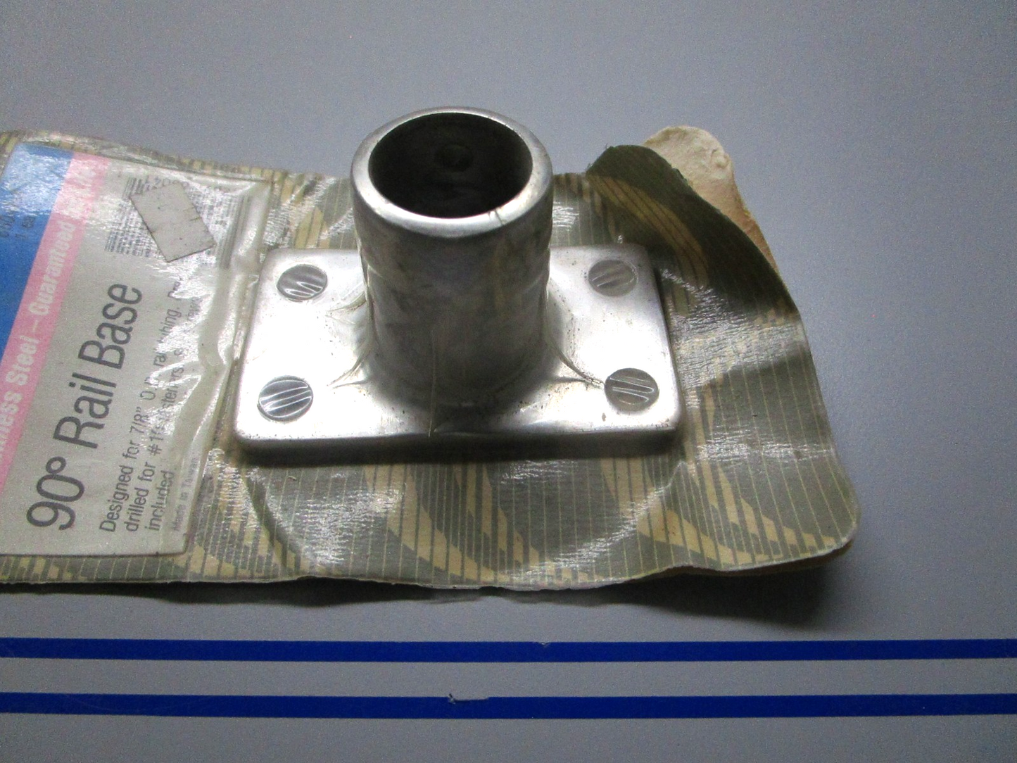 *NEW* 0810 Attwood 90 Degree Rail Base 66041-3