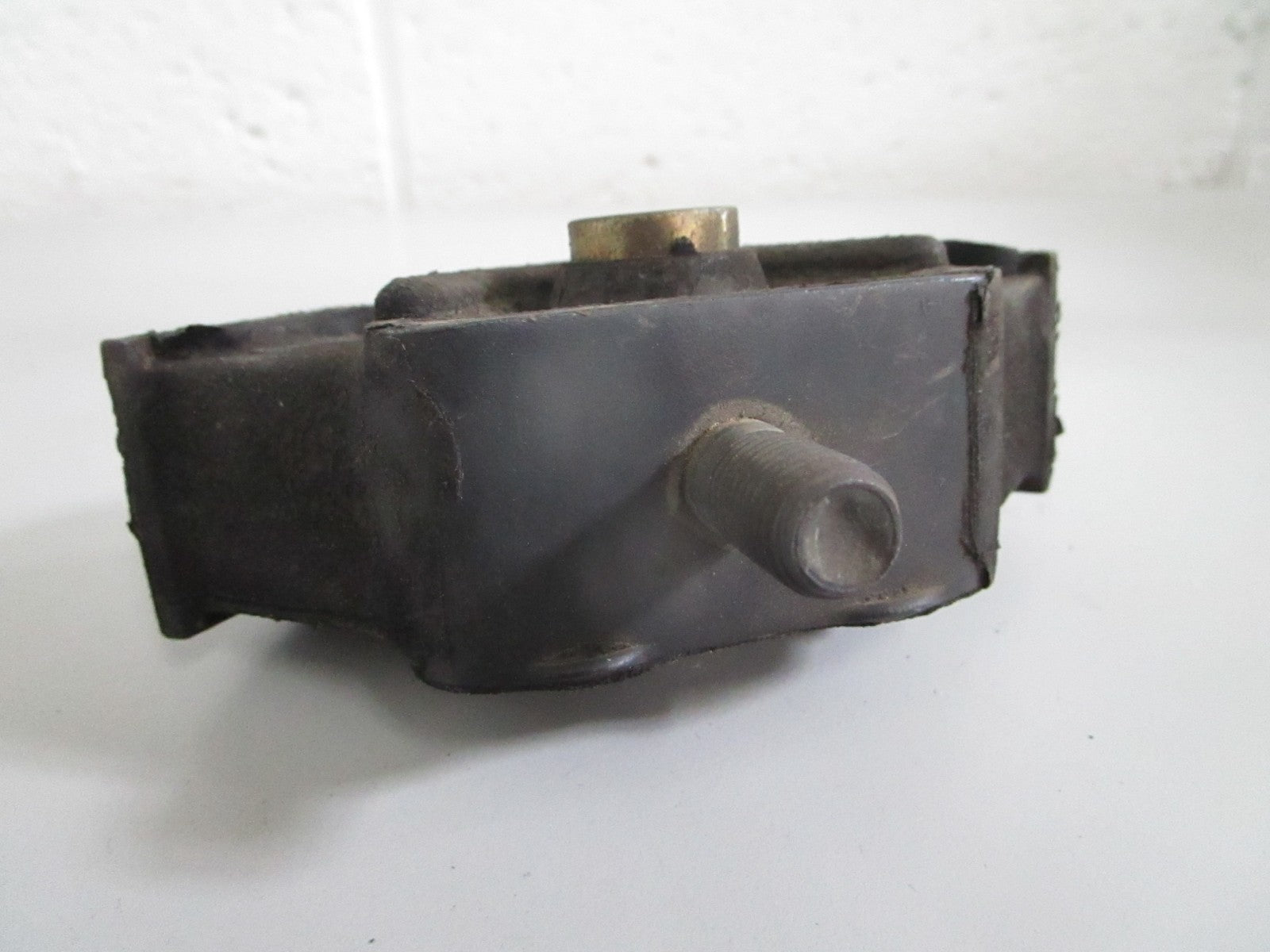 NEW OEM 123402018 Mercedes-Benz Transmission Mount 0820