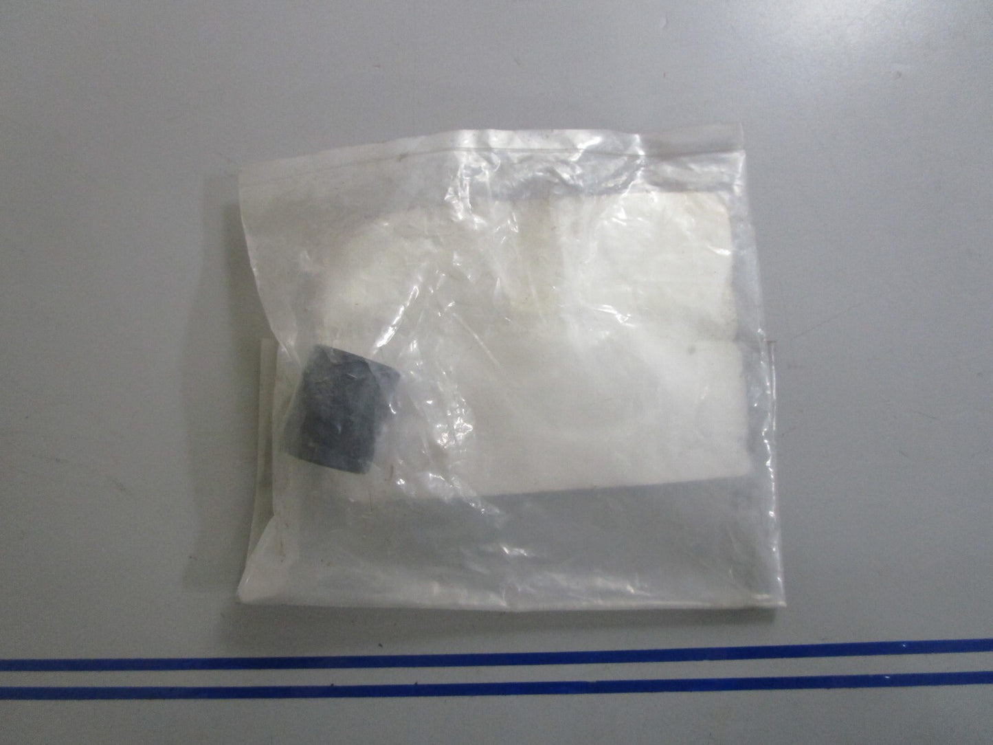 *NEW OEM* 0810 OMC Johnson Evinrude Bushing 334815 0334815