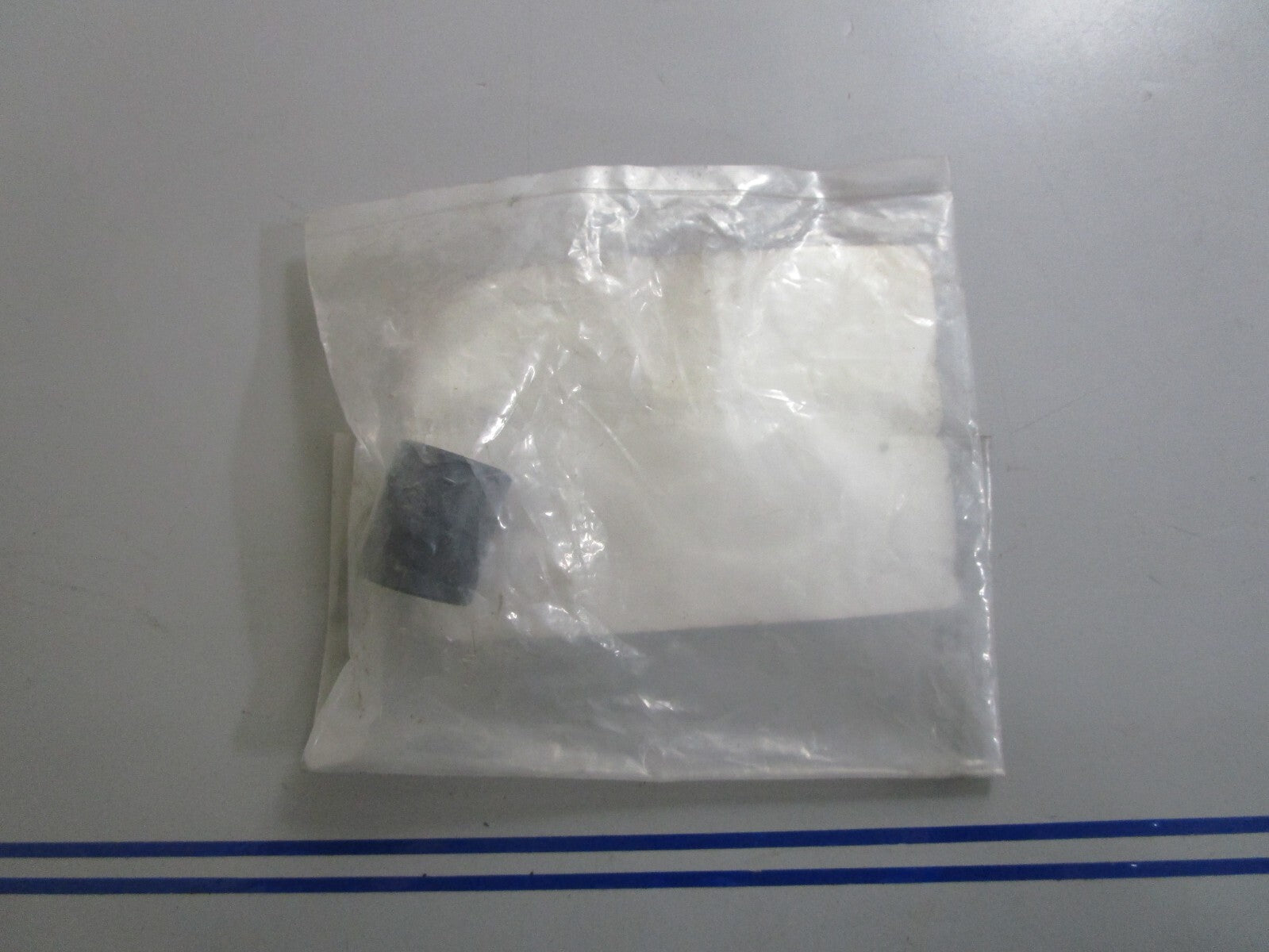 *NEW OEM* 0810 OMC Johnson Evinrude Bushing 334815 0334815